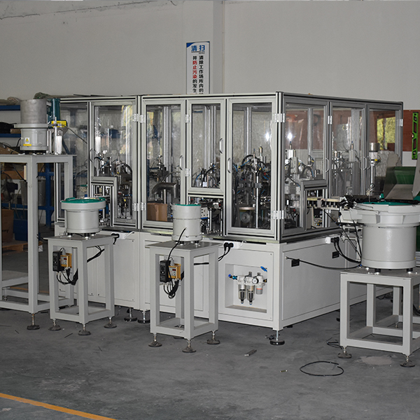 Auto parts automatic assembly equipment